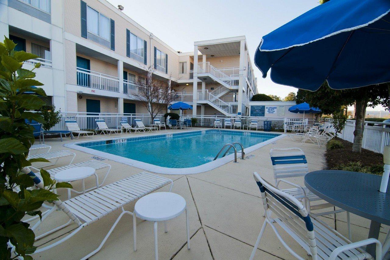 Days Inn By Wyndham Florence Near Civic Center Buitenkant foto