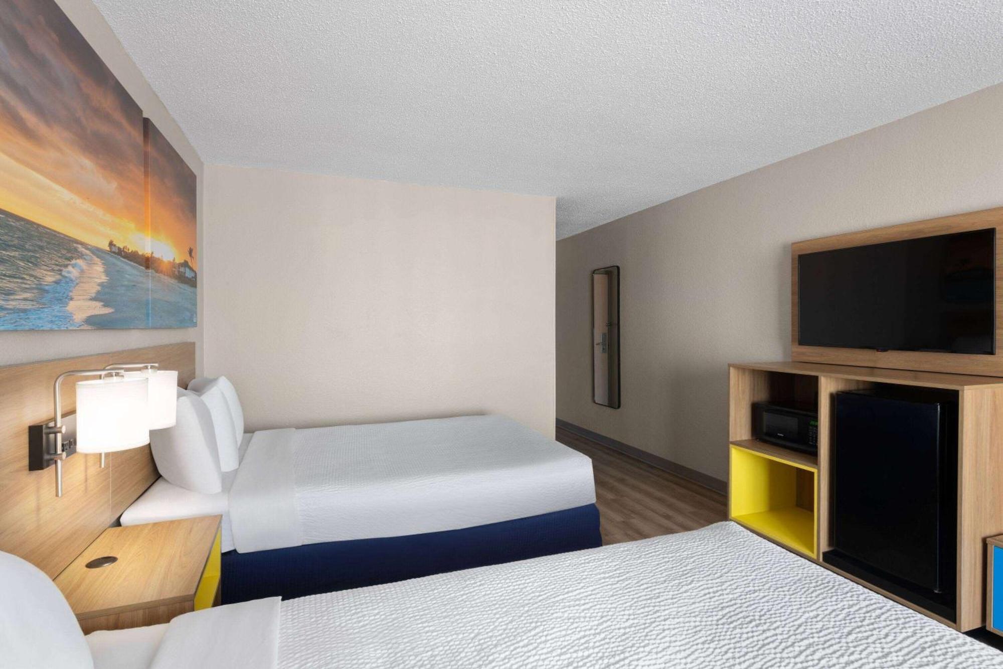 Days Inn By Wyndham Florence Near Civic Center Buitenkant foto