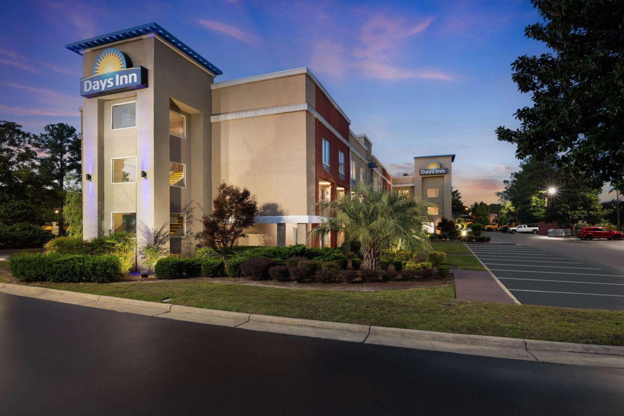 Days Inn By Wyndham Florence Near Civic Center Buitenkant foto