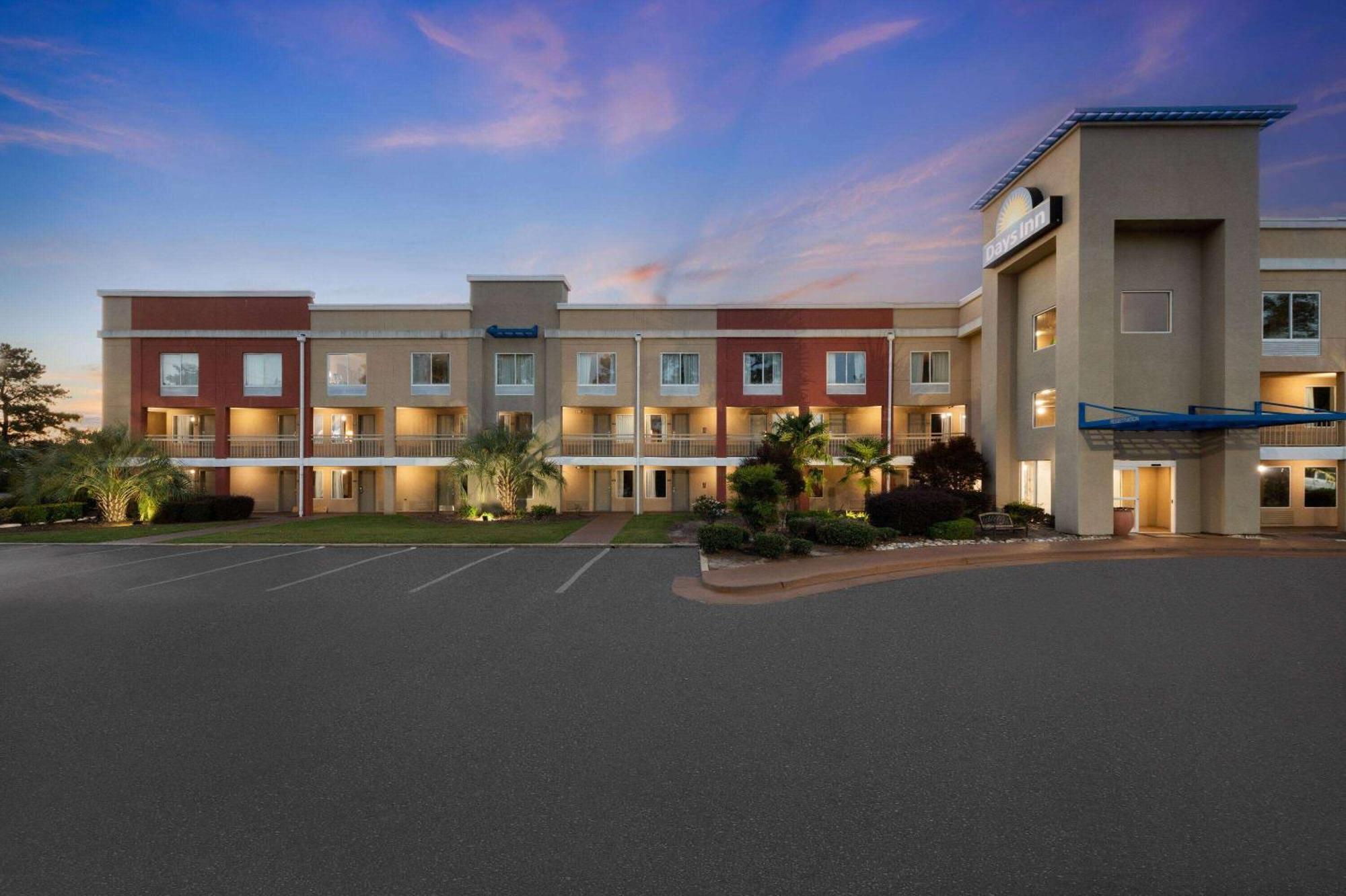 Days Inn By Wyndham Florence Near Civic Center Buitenkant foto