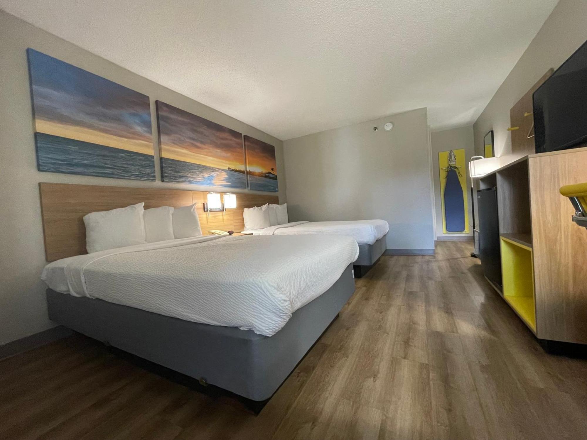 Days Inn By Wyndham Florence Near Civic Center Buitenkant foto